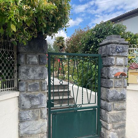 Appartement Independant En Rdc Chez Habitant Lannemezan Exterior photo